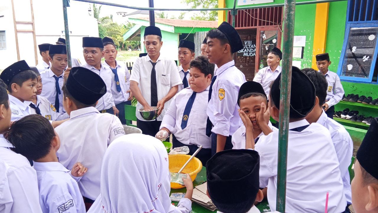 AL KHANSA ENTERPRENEUR DAY SMPIT AL-KHANSA
